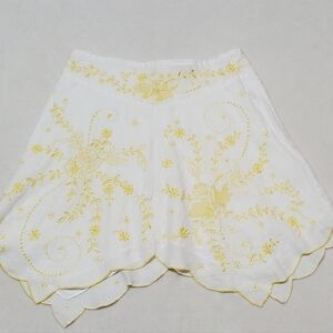 FRENCH Connection White Yellow Floral Embroidered Full Scalloped Hanky Skirt